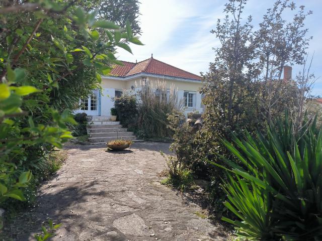 L'Épine. Maison non mitoyenne avec garage. 524 000 € FAI