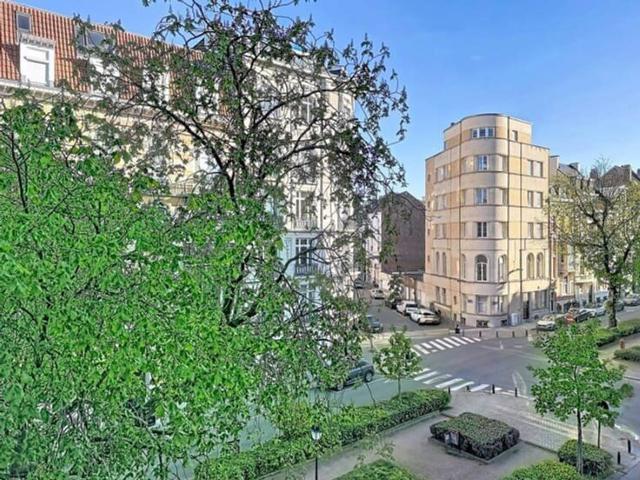 Lepoutre / Pl. Brugmann: Beautiful furnished studio