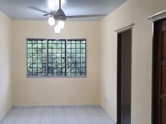 LESTARI APARTMENT DAMANSARA DAMAI walking distance MRT RENOVATED