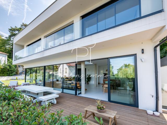 Les Coteaux de Chennevières Maison contemporaine avec vue panoramique sur Paris