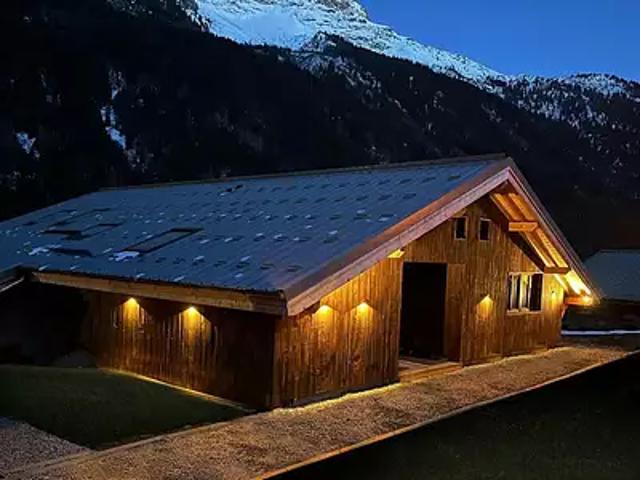 Les Contamines Montjoie 74170 Achat / Vente appartement 4 pièces t4 au dernier étage jardin