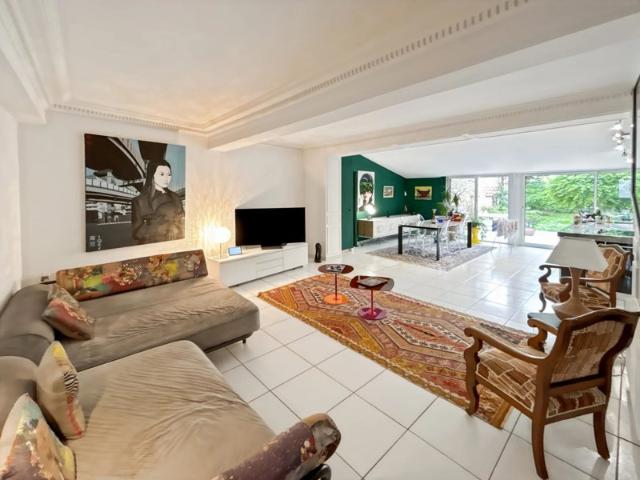 LES CHALETS Magnifique Maison de ville meublée T5 180m² avec jardin