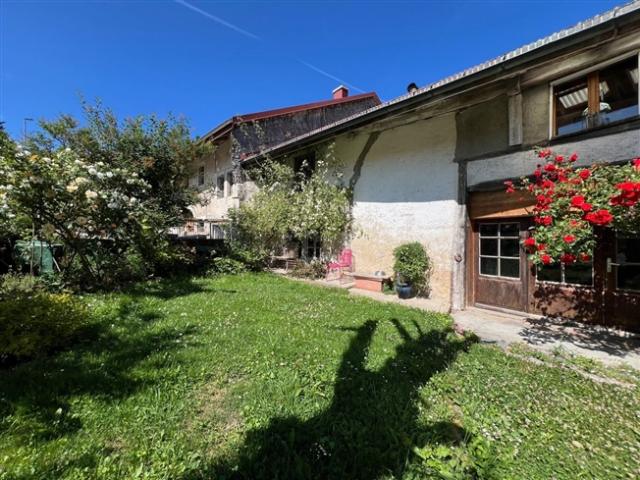 Les Charbonnières, ein altes Bauernhaus zur Renovierung von ca. 230 m² + 2 Zimmer Wohnung