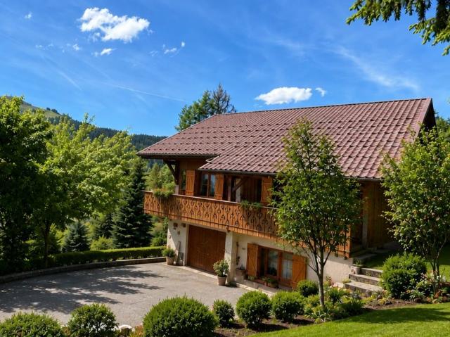 Les Chavannes, grand chalet avec terrain constructible 235m² Les Gets