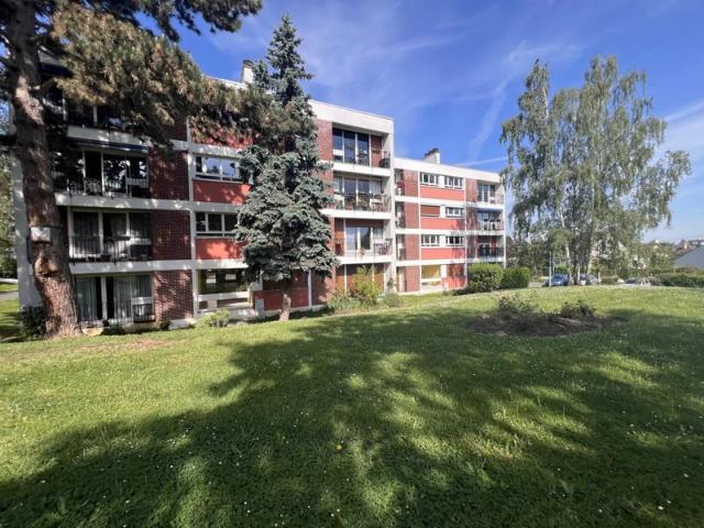 LES CLAYES CENTRE VILLE