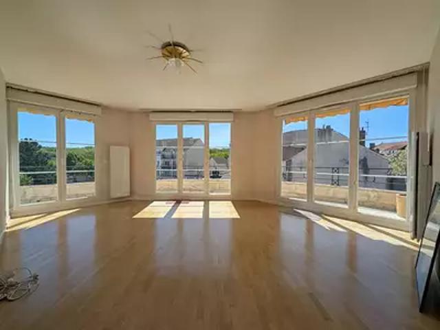 Les Clayes sous Bois 78340 Achat / Vente appartement 3 pièces t3 cave balcon