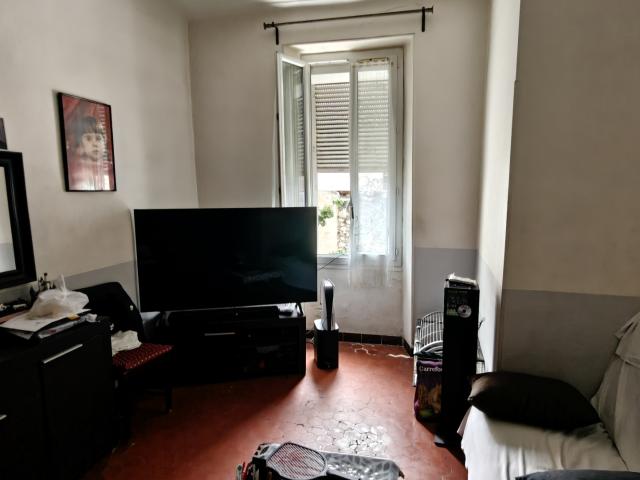 Les Crottes: Immeuble 6 logements