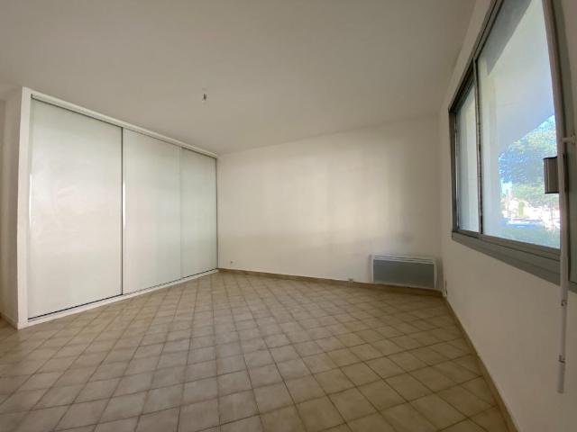 LES ANGLES STUDIO 29.50M²