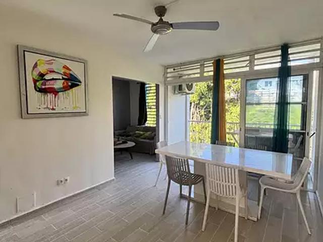 Les Abymes 97139 Location appartement 4 pièces t4 au dernier étage