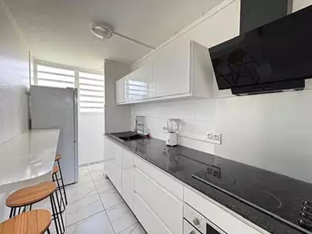 Les Abymes 97139 Location appartement 5 pièces t5