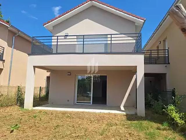 Les Abrets en Dauphiné 38490 Achat / Vente appartement 4 pièces t4 au dernier étage