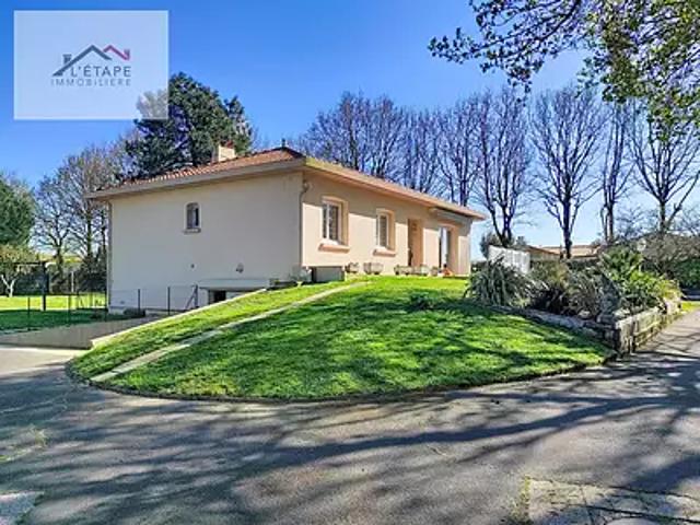 Les Achards 85150 Achat / Vente maison 6 pièces t6 au dernier étage parking