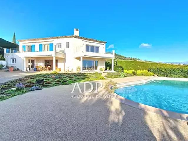 Les Adrets de l'Estérel 83600 Achat / Vente maison 5 pièces t5 piscine parking