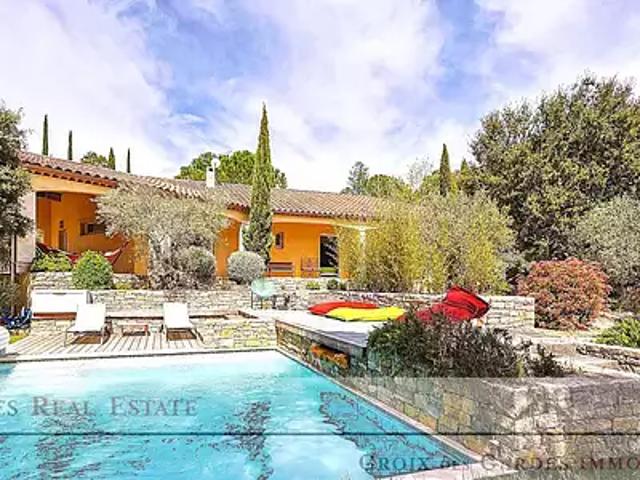 Les Arcs 83460 Achat / Vente maison 5 pièces t5 piscine