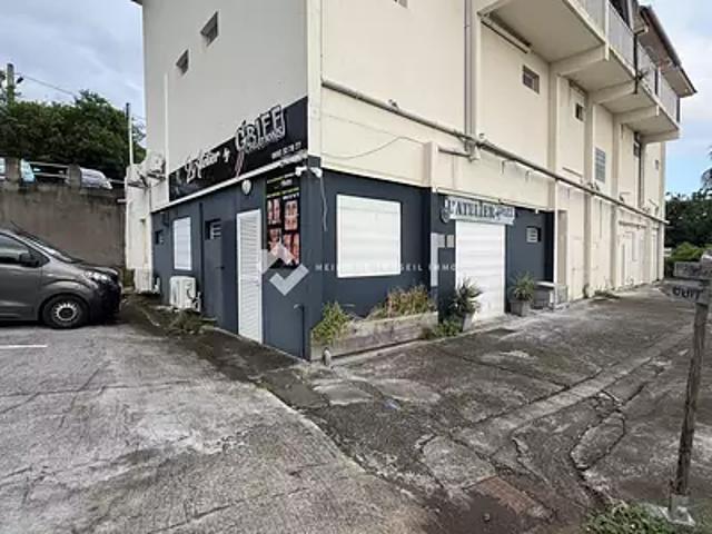 Les Avirons 97425 Achat / Vente divers parking