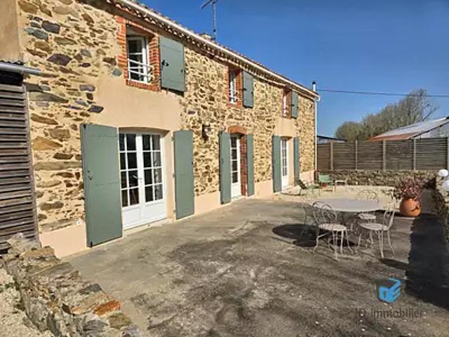 Les Brouzils 85260 Achat / Vente maison 6 pièces t6 terrasse parking
