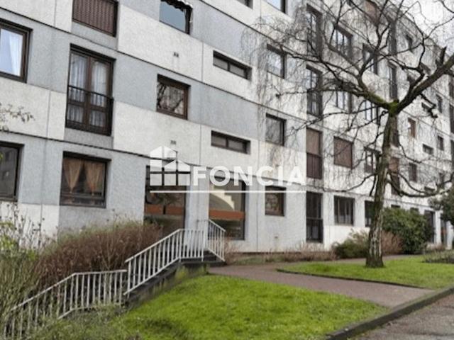 LES DEMEURES DU PLESSIS, RESIDENCE CALME ET ARBORE A 5 MINUTES A