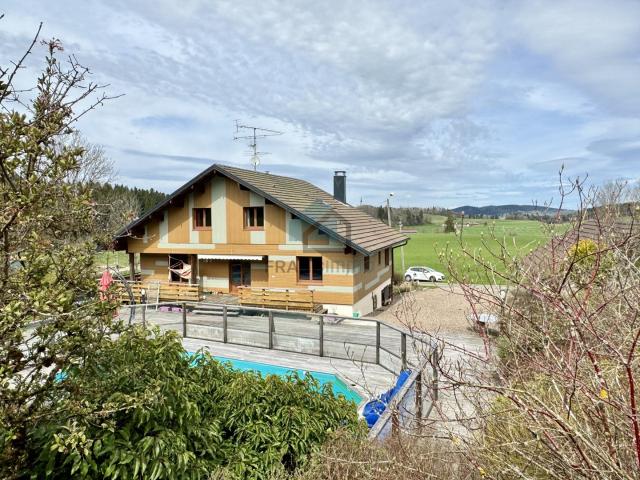LES ECORCES GRANDE MAISON AVEC PISCINE
