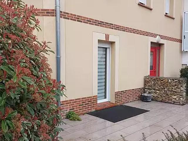 Les Essarts le Roi 78690 Location appartement 1 pièce t1 terrasse