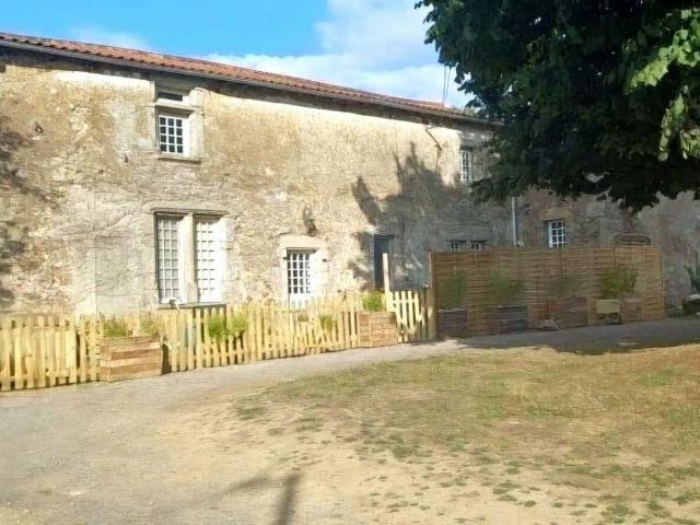 Les Essarts Location Maison 85