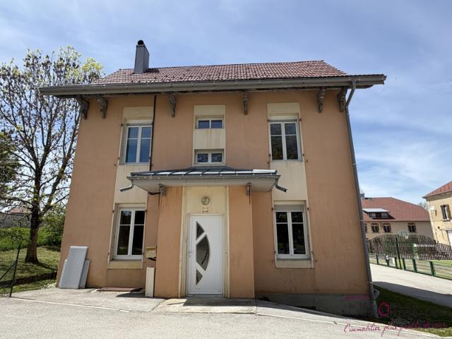 LES FOURGS maison de type 5 avec jardin
