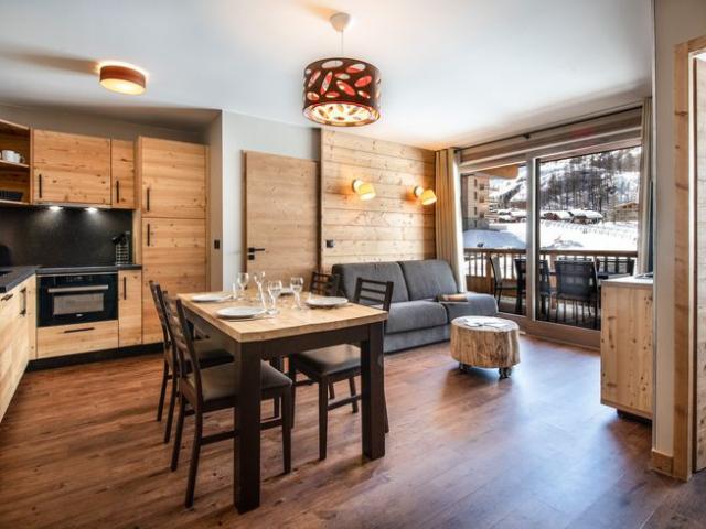 LES HOUCHES T3 balcon neuf 319000€