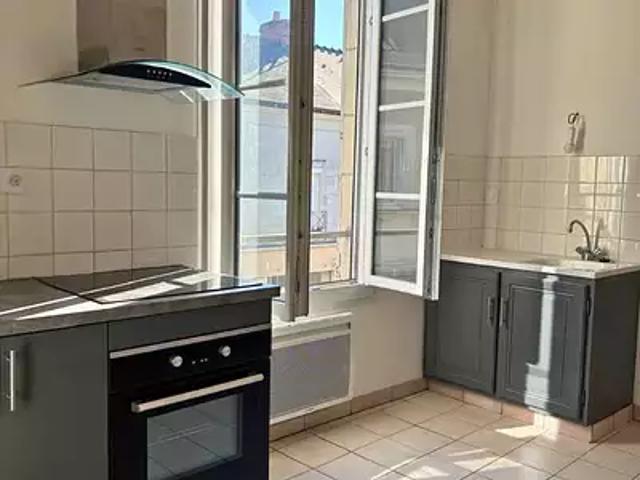 Les Hauts d'Anjou 49330 Achat / Vente maison 7 pièces t7 au dernier étage cave