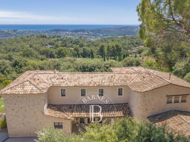 Les Hauts de Saint Paul – Elégante villa avec vue mer panora. 381m² Saint Paul de Vence