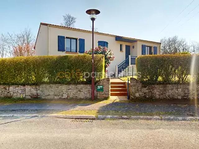 Les Herbiers 85500 Achat / Vente maison 6 pièces t6 au dernier étage terrasse