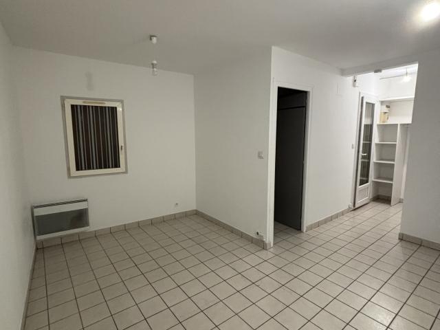 Les HERBIERS centre ville location studio