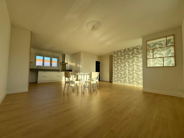 Les Herbiers proximité centre grand appartement refait à ne