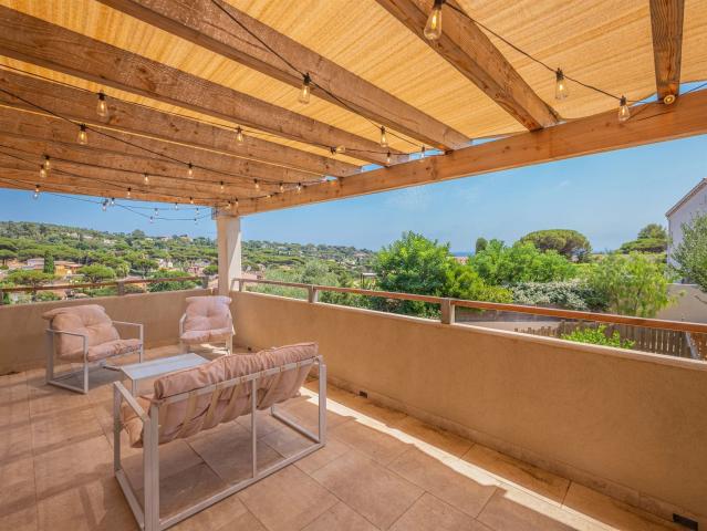 Les Issambres: Appartement 3 Pieces, Entierement Renove, Te. 69m² Les issambres