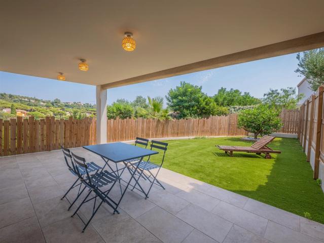 Les Issambres: Appartement 3 Pieces, Jardin, Terrasse, Sud. 45m² Les Issambres