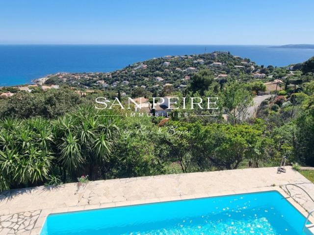 Les Issambres, Villa avec piscine et vue mer