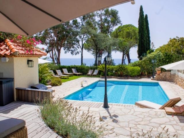 LES ISSAMBRES: Villa avec vue mer