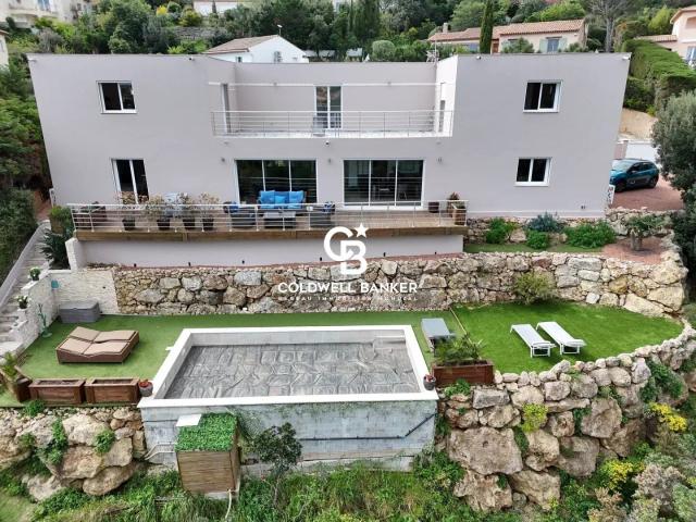 Les Issambres Villa contemporaine de 210 m2
