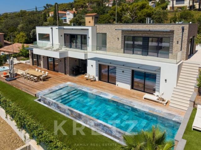 LES ISSAMBRES VILLA CONTEMPORAINE, VUE MER & ART DE RECEVOIR