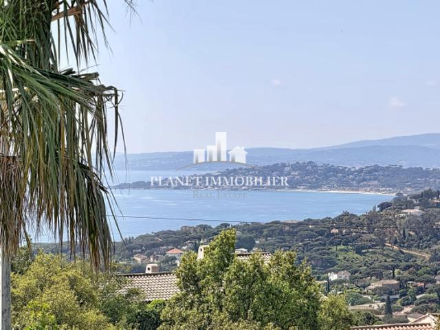 LES ISSAMBRES VILLA INDIVIDUELLE PISCINE VUE MER