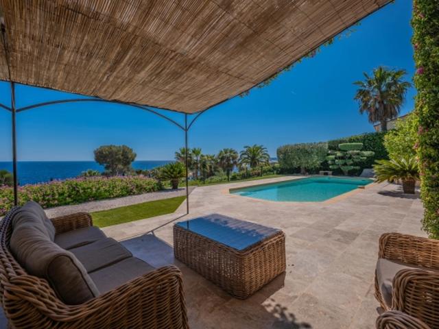 LES ISSAMBRES: Villa tout à pied avec vue mer exceptionnelle