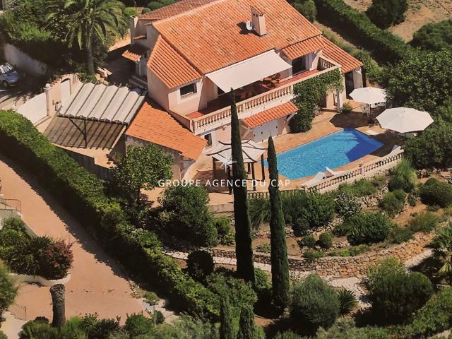 Les Issambres Villa Vue Mer Golfe De Saint Tropez En Impasse. 136m² Les Issambres