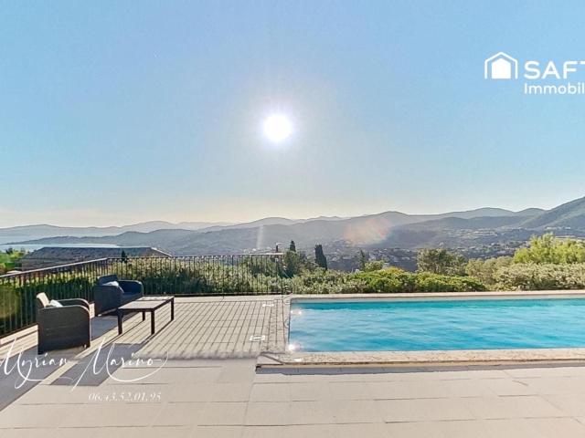 LES ISSAMBRES Villa 7 pièces avec vue mer panoramique sur la. 156m² Roquebrune Sur Argens