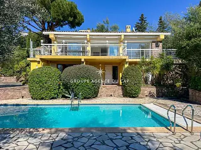 Les Issambres 83380 Achat / Vente maison 5 pièces t5 au dernier étage piscine