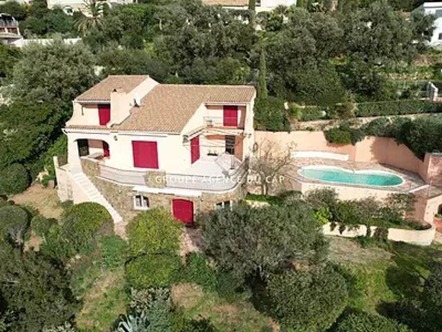 Les Issambres 83380 Achat / Vente maison 8 pièces t8 au dernier étage piscine