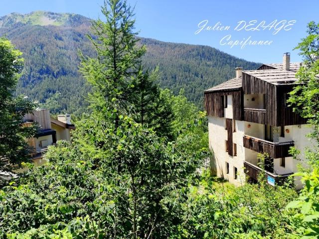 Les Orres – Appartement rénové, vendu meublé, balcon et cave, expo sud ouest