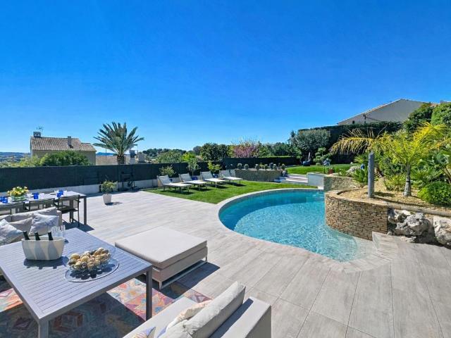 Les Lones Villa 210 m² aux prestations haut de gamme vue mer Garages