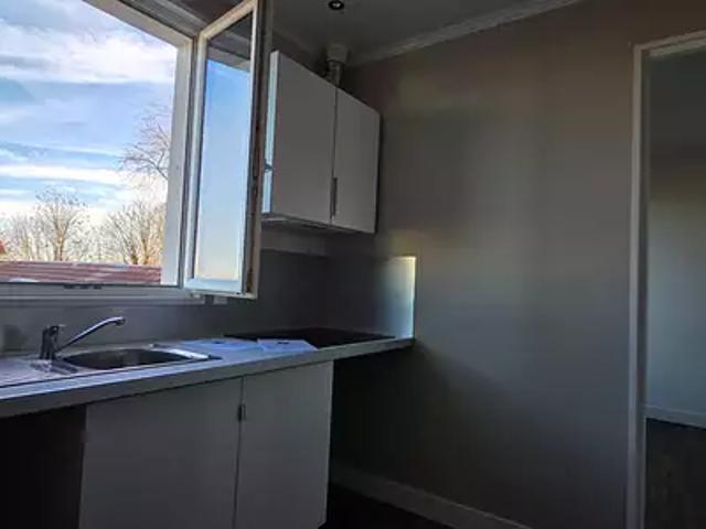 Les Lilas 93260 Achat / Vente appartement 1 pièce t1 au dernier étage cave