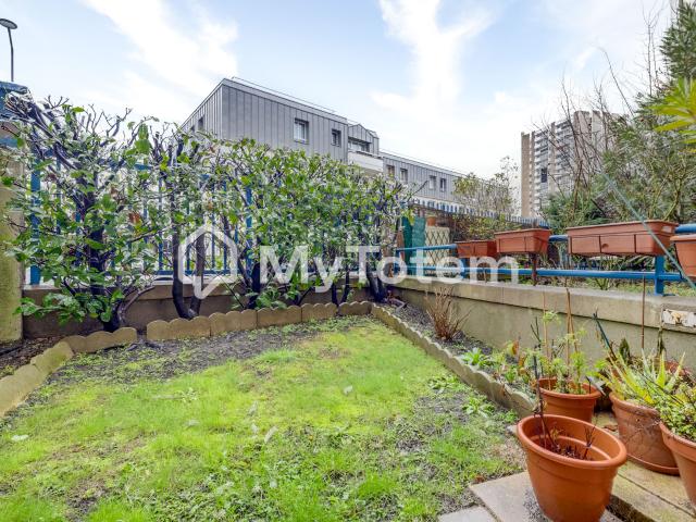 Les Lilas: Rez de jardin, 3 pièces 2 chambres Extérieur Cave