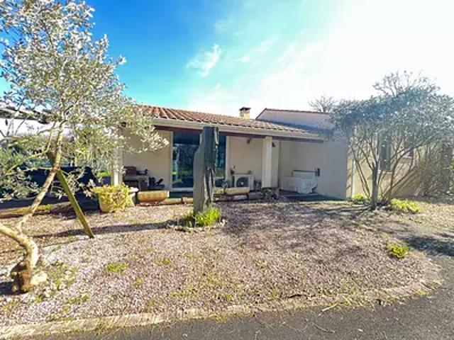 Les Mathes 17570 Achat / Vente maison 4 pièces t4 au dernier étage piscine