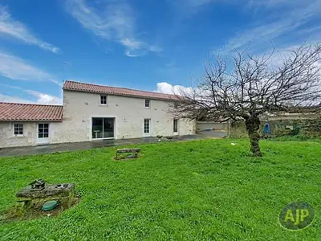 Les Magnils Reigniers 85400 Achat / Vente maison 6 pièces t6 terrasse cave