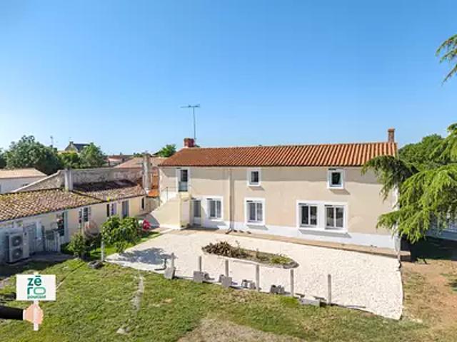 Les Magnils Reigniers 85400 Achat / Vente maison 8 pièces t8